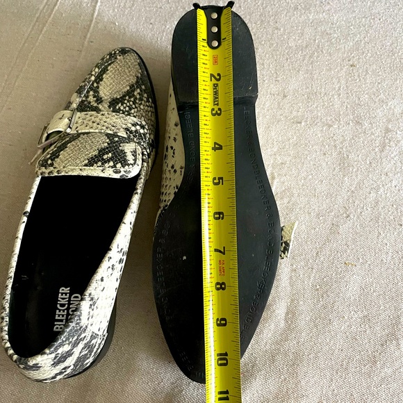 🐍Bleecker & Bond python print buckle Loafers sz 9.5 - Picture 6 of 9